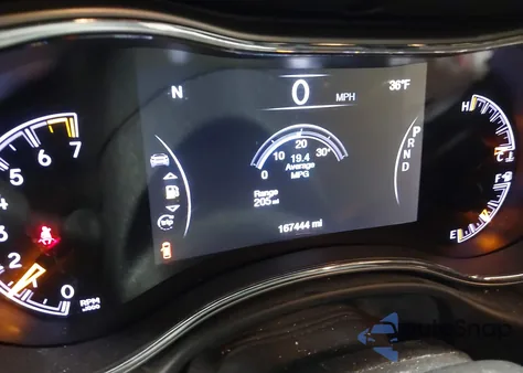 2018 Jeep Grand Cherokee Laredo E 4X4 z USA, uszkodzony, nr VIN 1C4RJFAG6JC310785